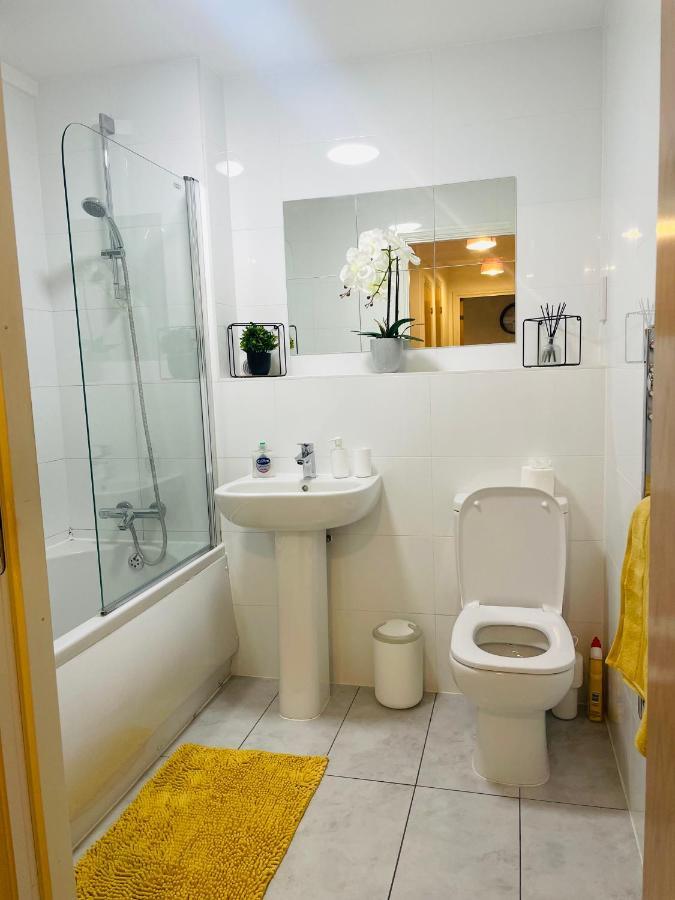 #0509 Two Bedroom Serviced Apartment- Free Parking Derby Ngoại thất bức ảnh