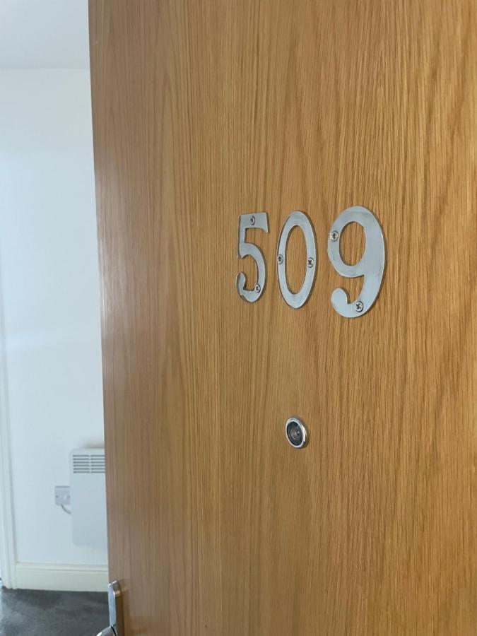 #0509 Two Bedroom Serviced Apartment- Free Parking Derby Ngoại thất bức ảnh